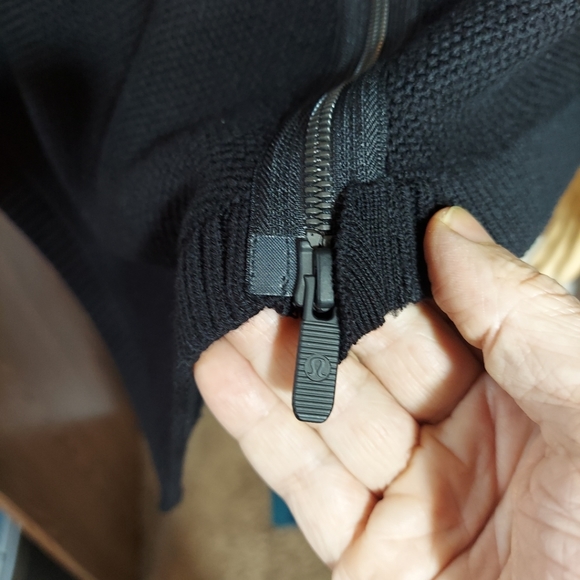 Lululemon Merino Wool Ladies Black Zip Up Pancho O/S Pretty! Good Condition - Picture 6 of 10